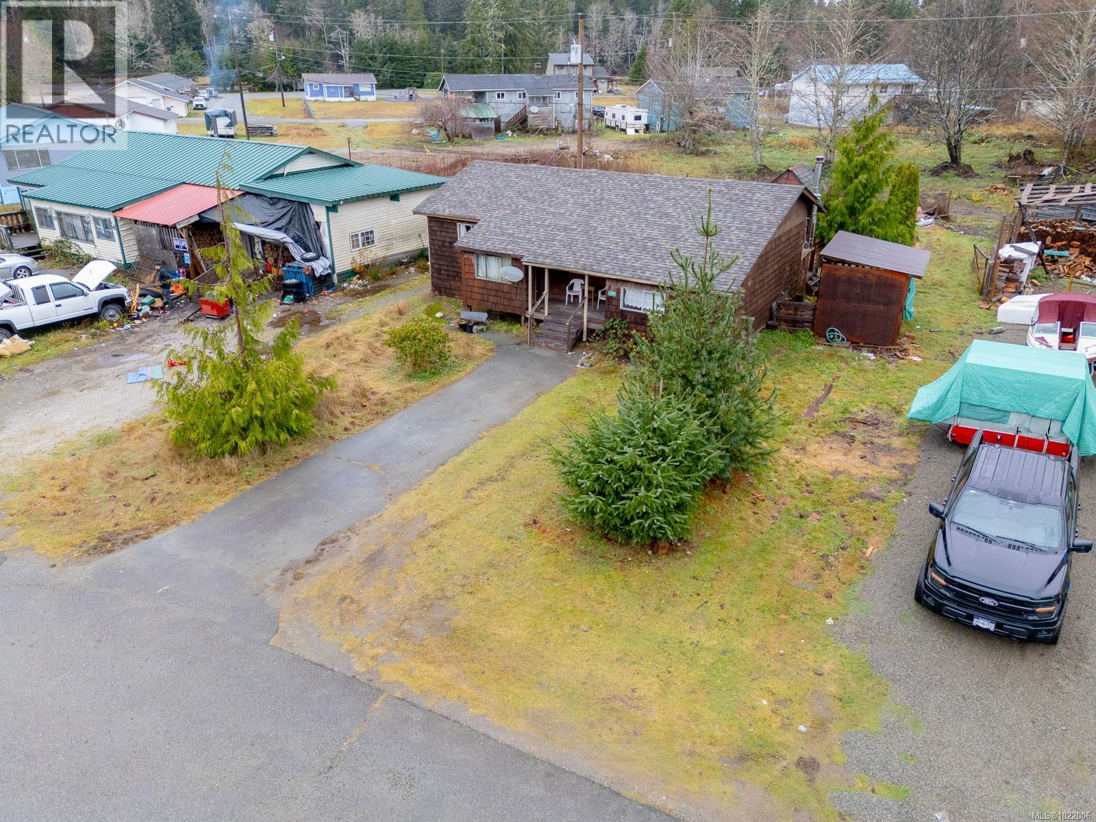230 Clutus Rd, Bamfield