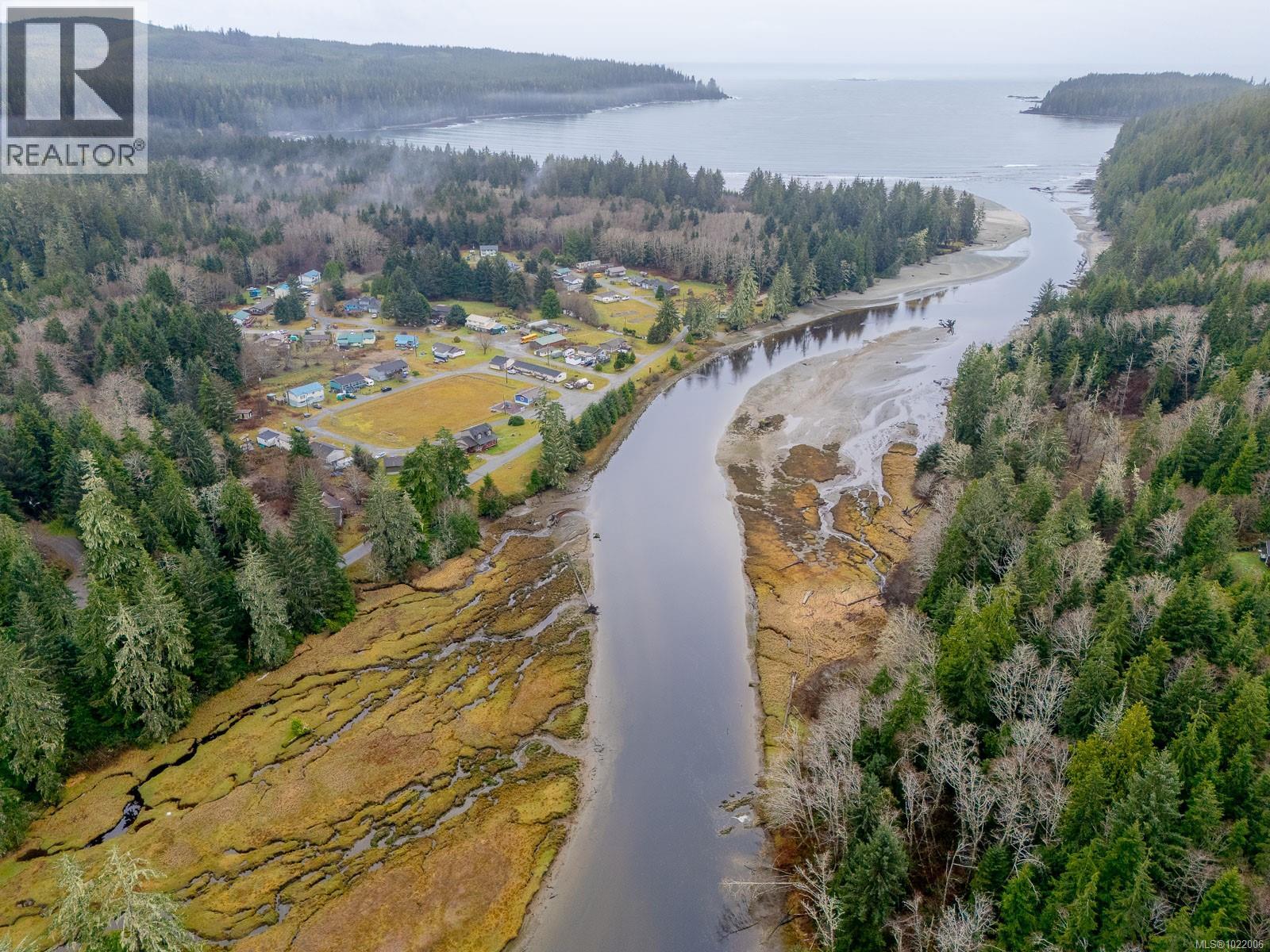 230 Clutus Rd, Bamfield