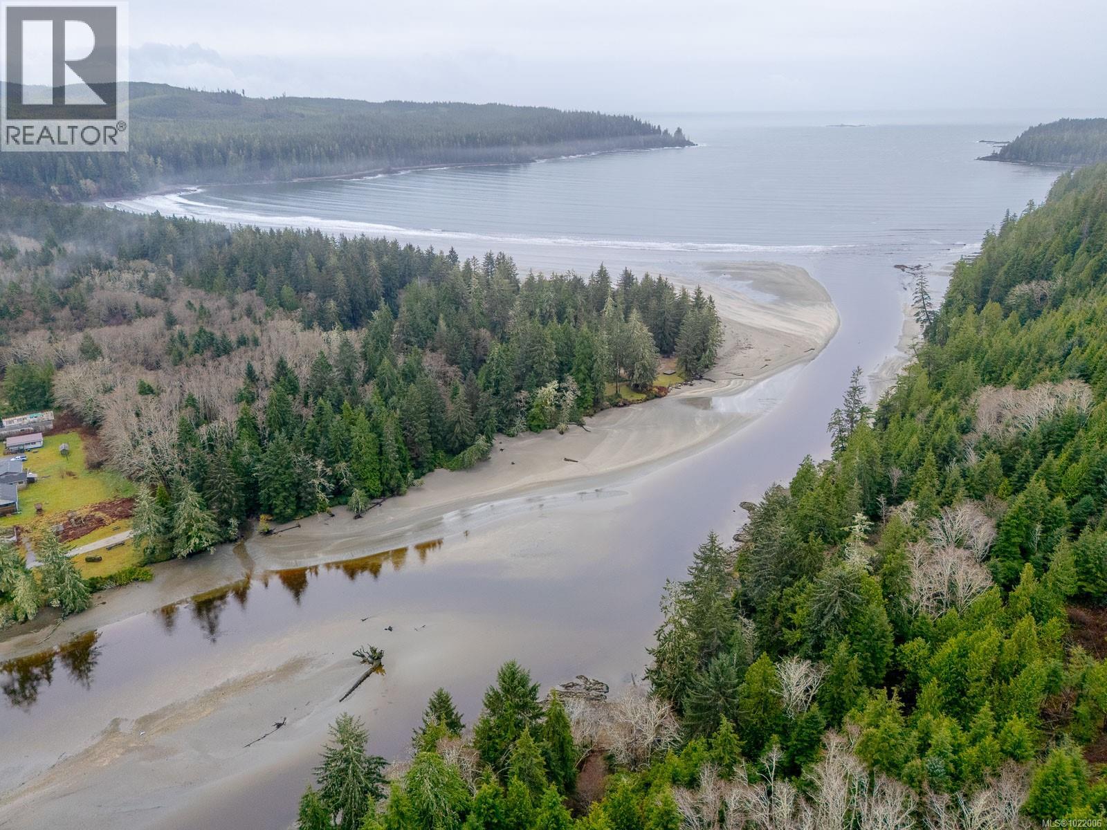 230 Clutus Rd, Bamfield