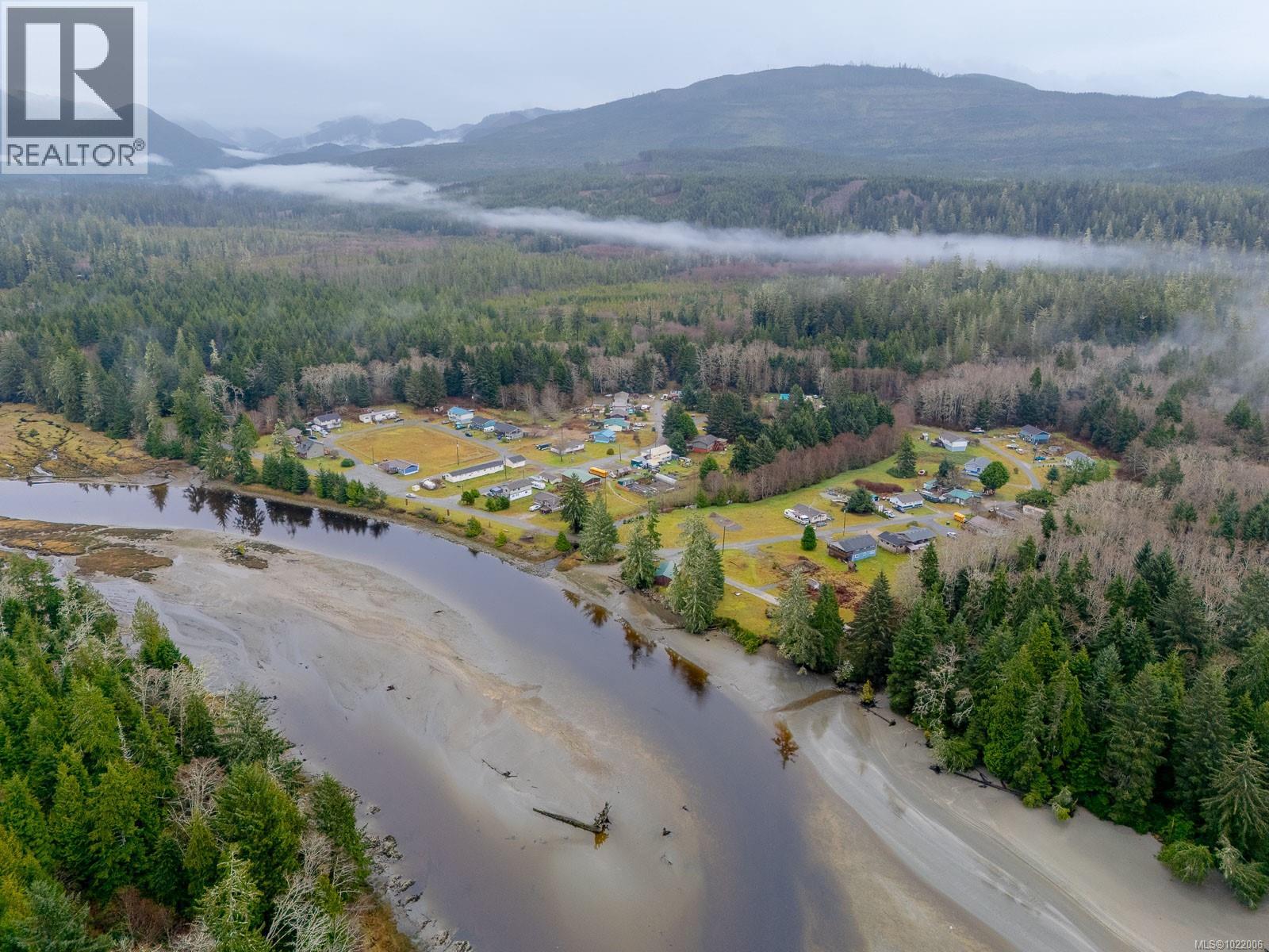 230 Clutus Rd, Bamfield