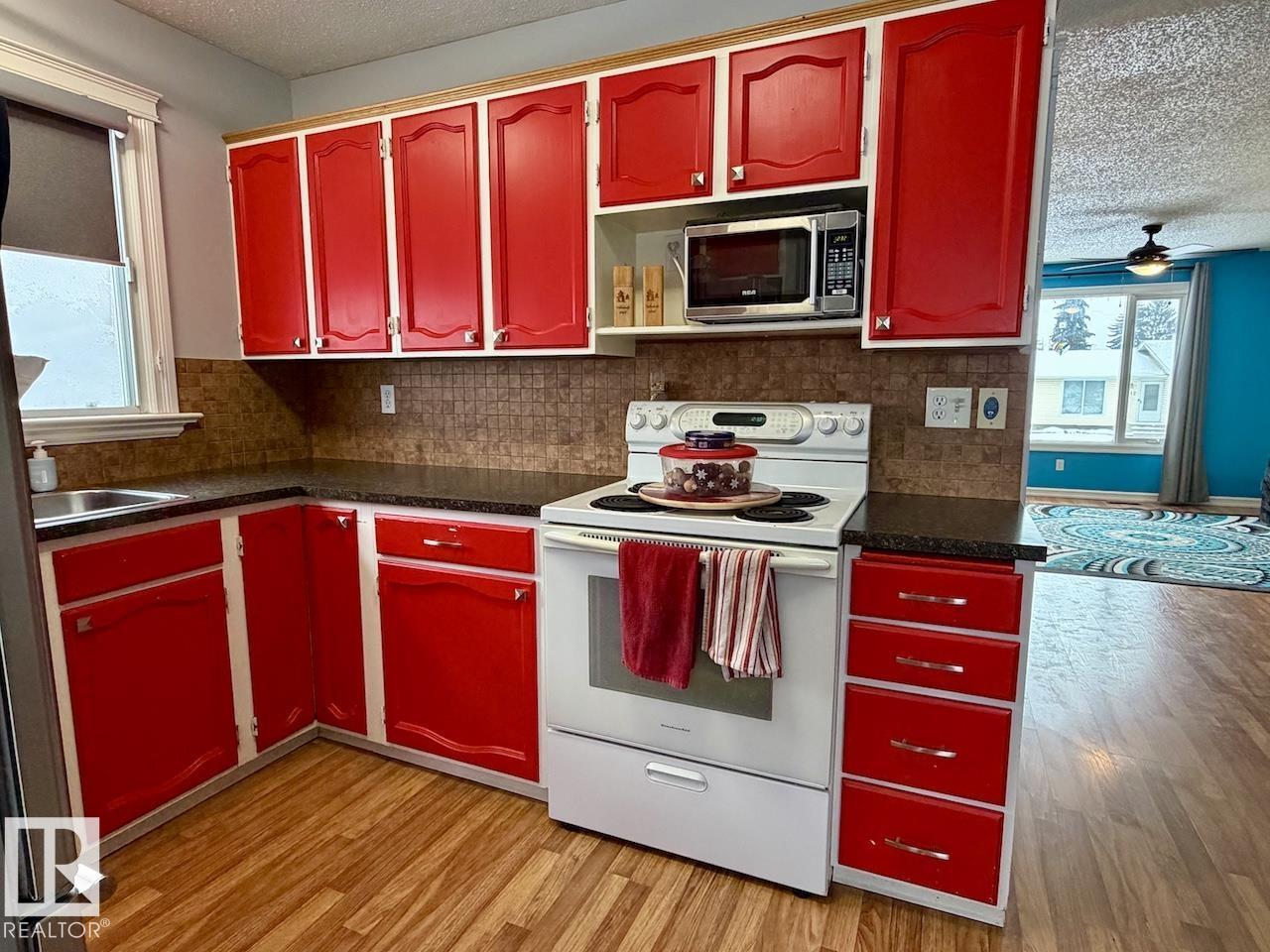 1307 36 ST NW, Edmonton