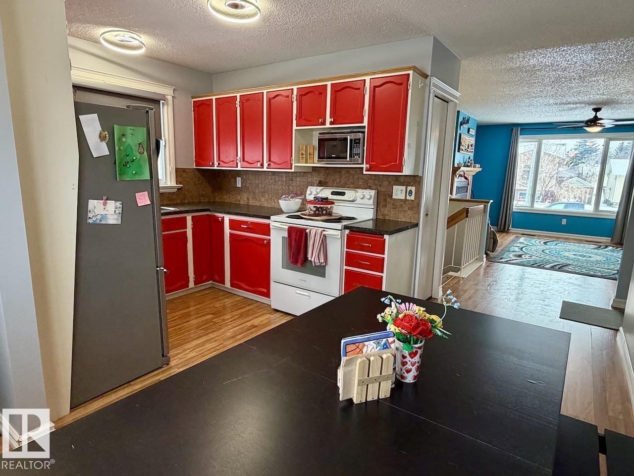 1307 36 ST NW, Edmonton