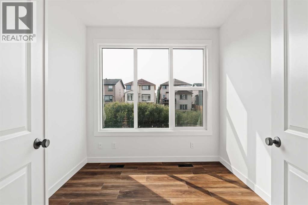 Single Family House for Sale in  Silver Spruce Grove SW Silverado Calgary 