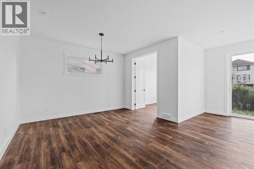 Single Family House for Sale in  Silver Spruce Grove SW Silverado Calgary 