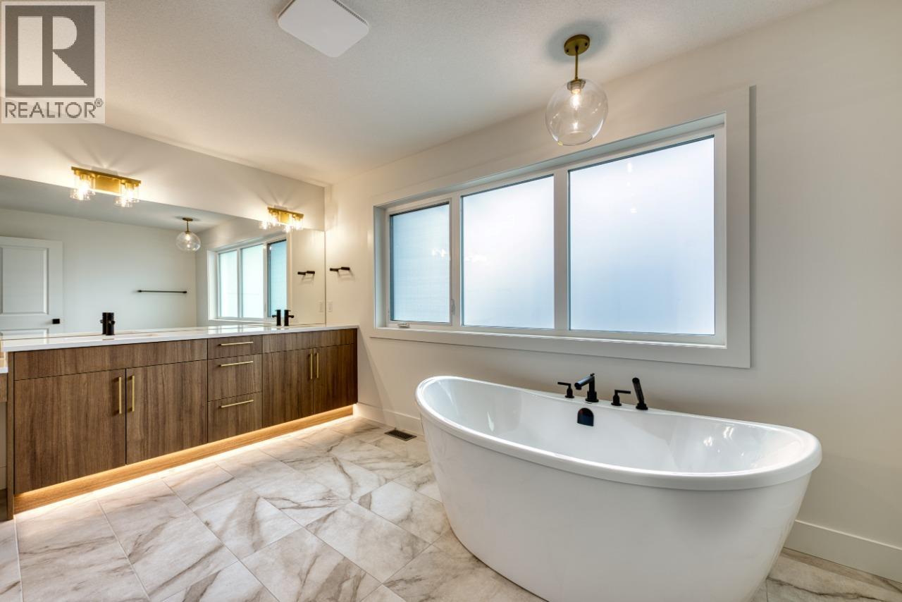  937 Bull Crescent, Kelowna