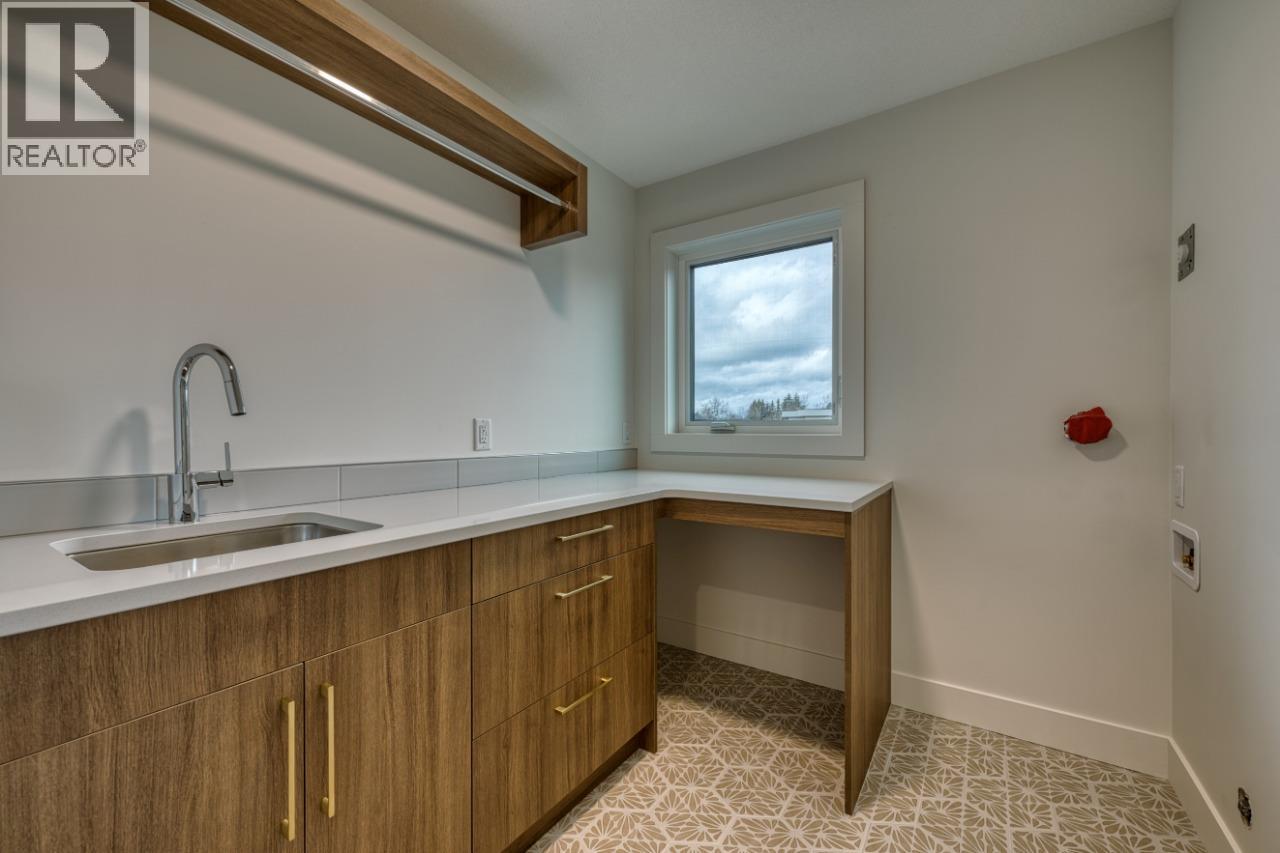  937 Bull Crescent, Kelowna