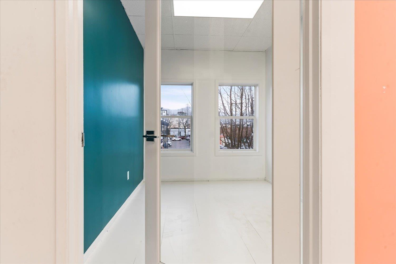 Office in Chilliwack - Image 10
