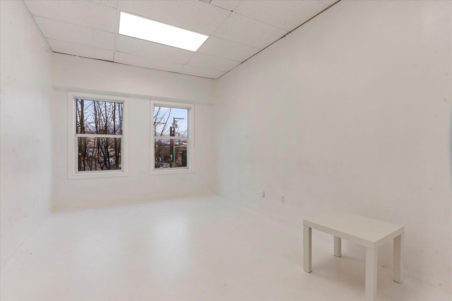 Office in Chilliwack - Image 8