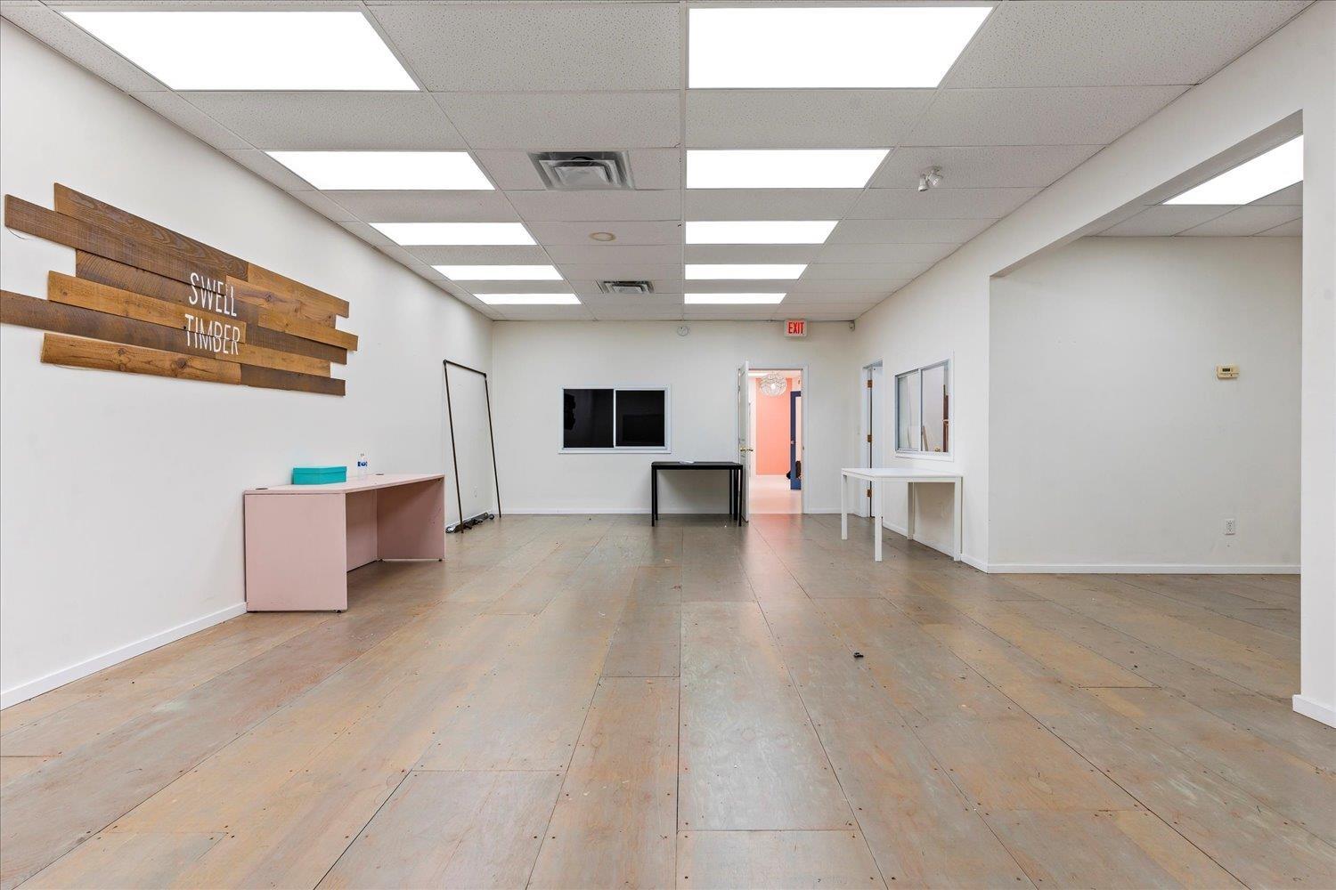 Office in Chilliwack - Image 19