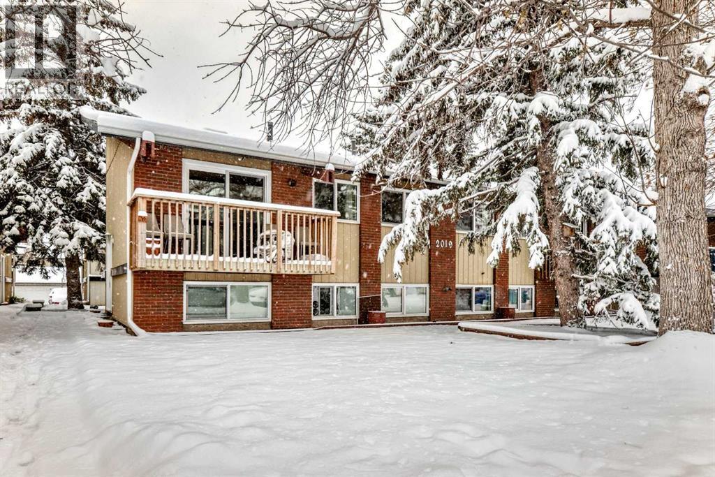 Single Family House Bi-level for Sale in    Avenue NW West Hillhurst Calgary 
