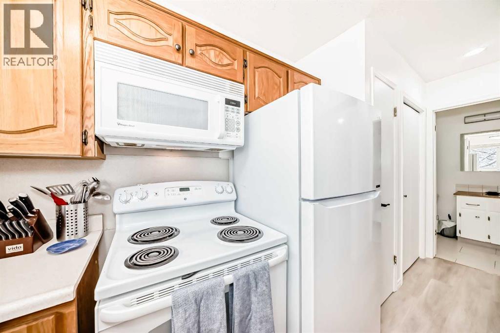 Single Family House Bi-level for Sale in    Avenue NW West Hillhurst Calgary 