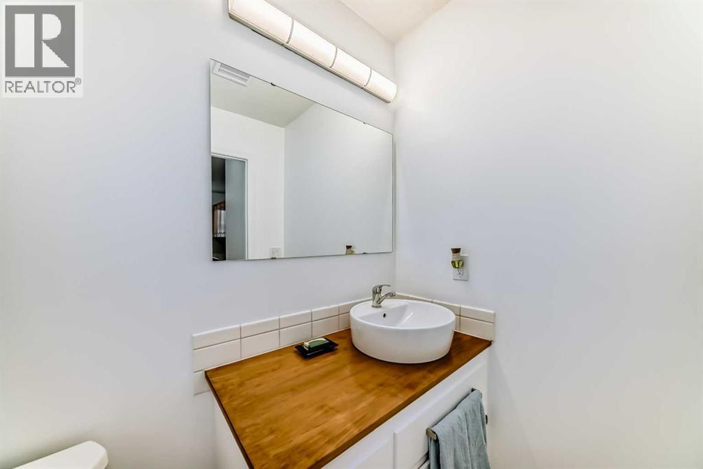 Single Family House Bi-level for Sale in    Avenue NW West Hillhurst Calgary 