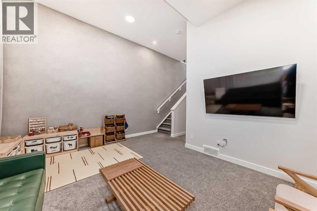 Single Family House 4 Level for Sale in  Lavender Road SE Rangeview Calgary 