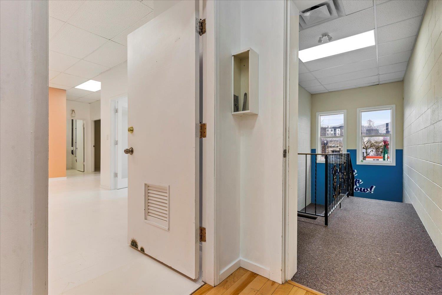 Office in Chilliwack - Image 5