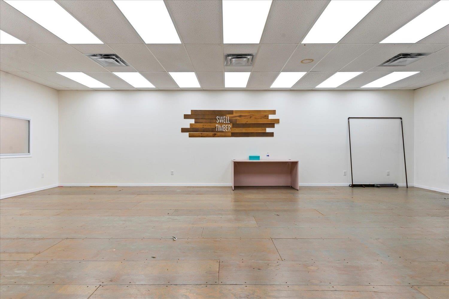Office in Chilliwack - Image 5