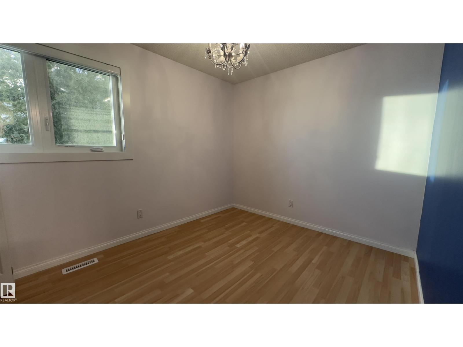 Single Family House Bi-level for Sale in   ST NW Edmonton 