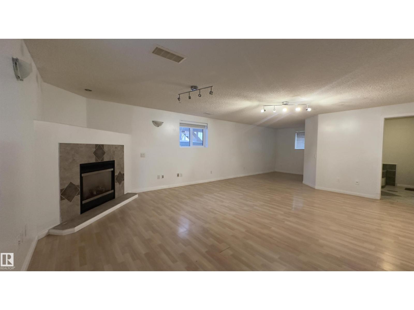 Single Family House Bi-level for Sale in   ST NW Edmonton 