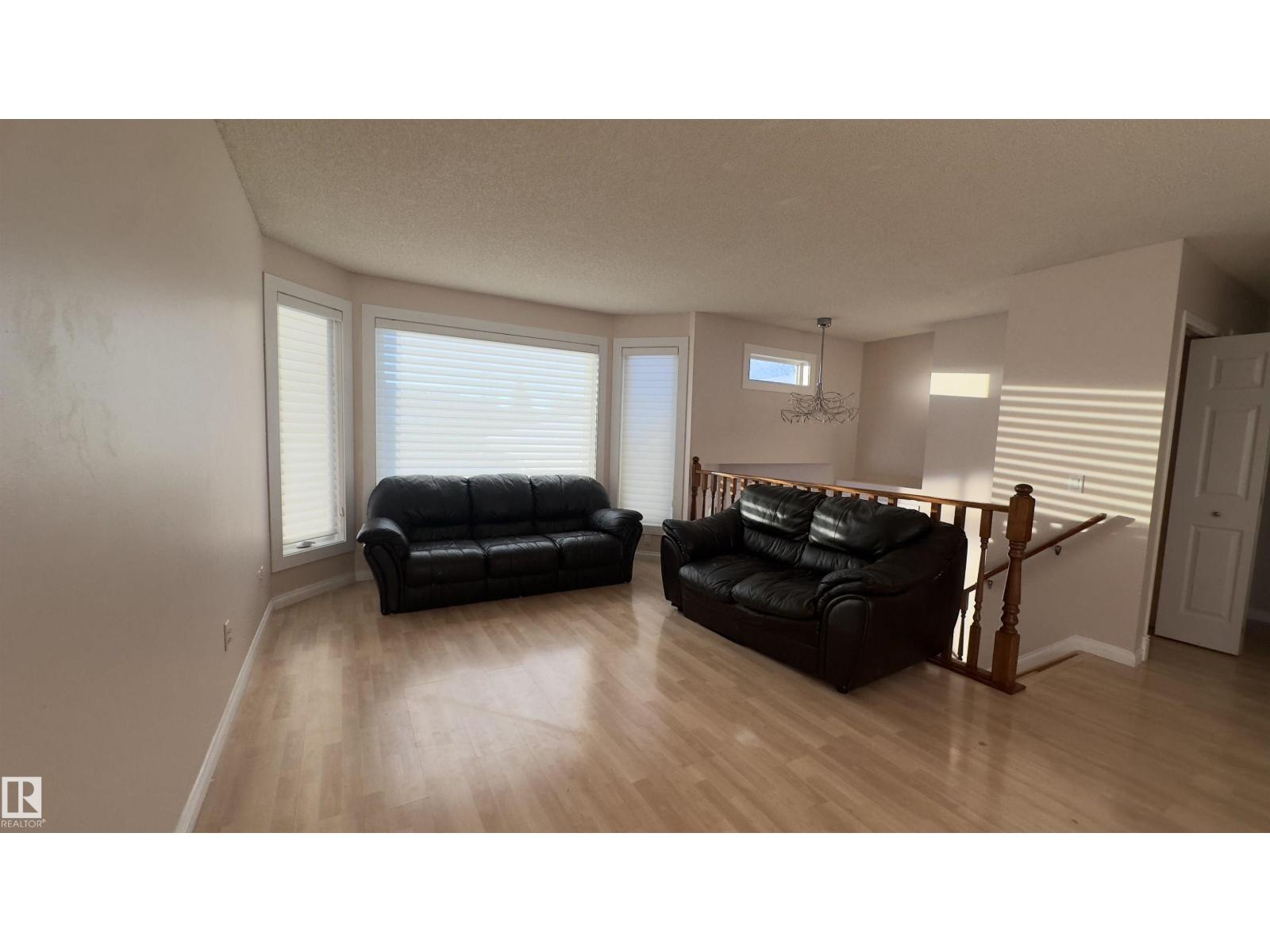 13085 39 ST NW, Edmonton, Alberta