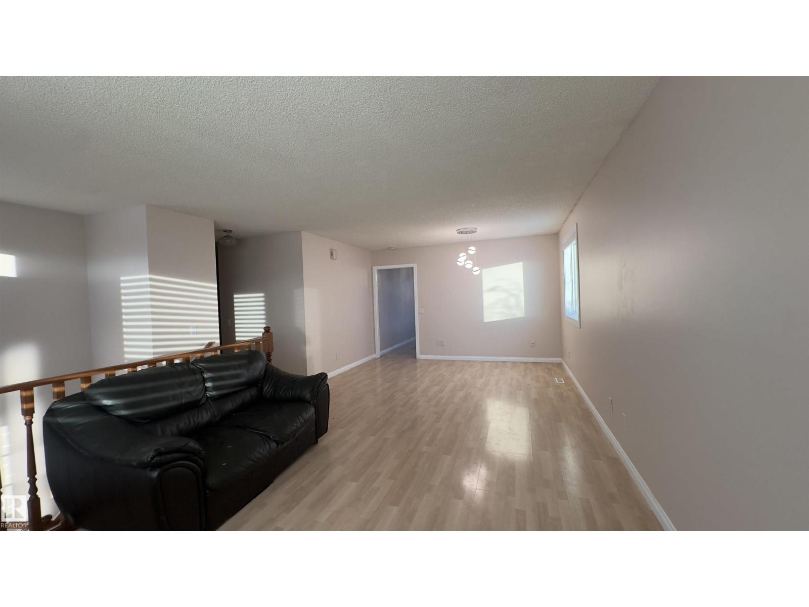 Single Family House Bi-level for Sale in   ST NW Edmonton 