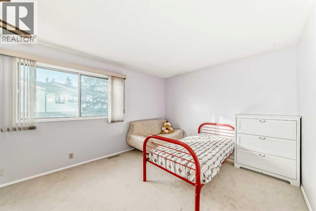 Single Family House for Sale in   Bermuda Drive NW Beddington Heights Calgary 