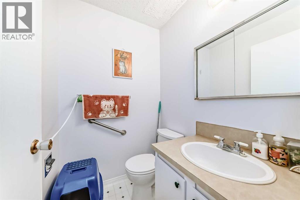 Single Family House for Sale in   Bermuda Drive NW Beddington Heights Calgary 