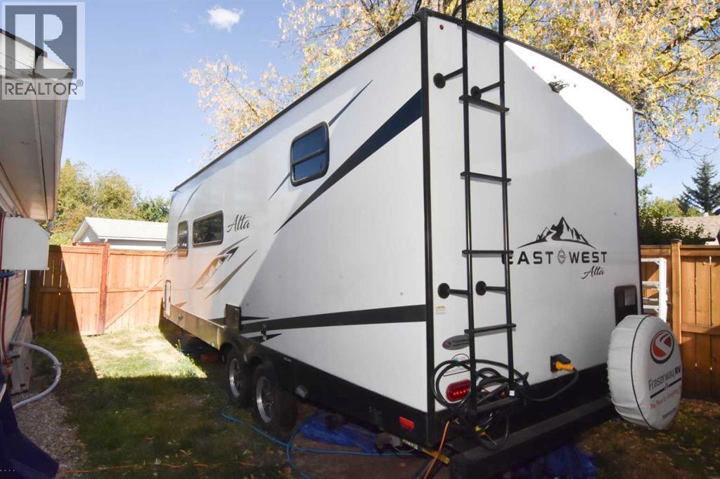 Single Family House Bungalow for Sale in  Woodvale Road SW Woodlands Calgary 