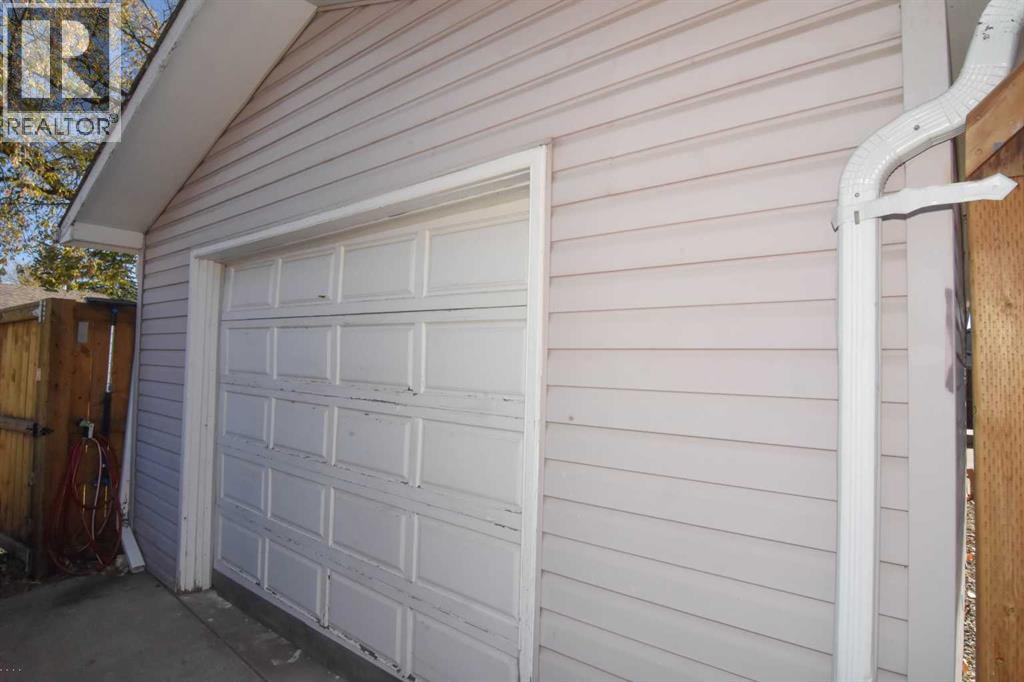 Single Family House Bungalow for Sale in  Woodvale Road SW Woodlands Calgary 