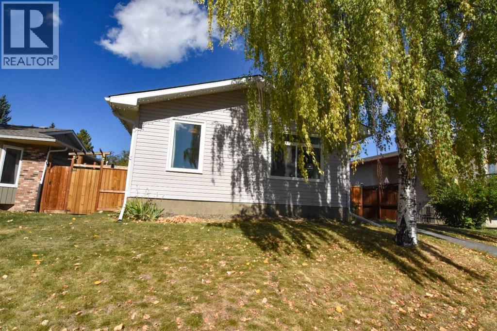 Single Family House Bungalow for Sale in  Woodvale Road SW Woodlands Calgary 