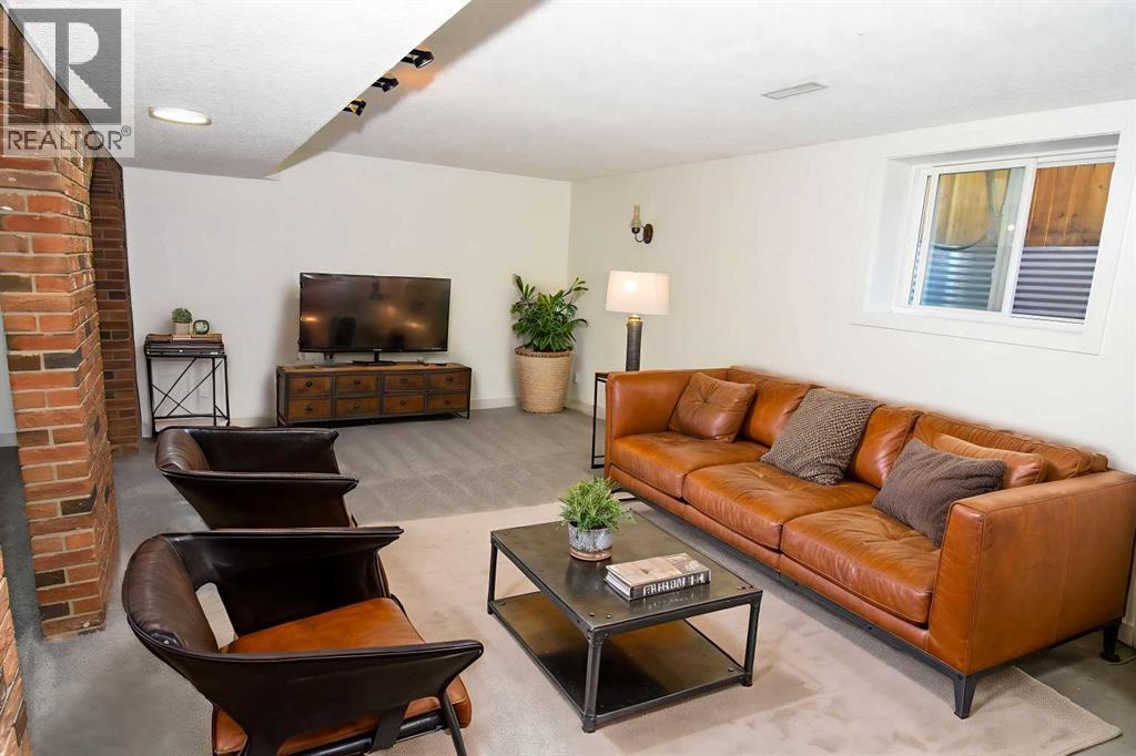 Single Family House Bungalow for Sale in  Woodvale Road SW Woodlands Calgary 