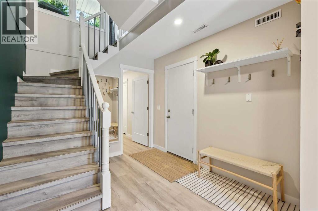 Single Family House for Sale in  Coachway Lane SW Coach Hill Calgary 