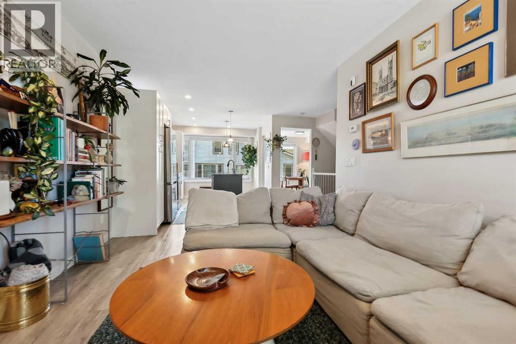 Single Family House for Sale in  Coachway Lane SW Coach Hill Calgary 