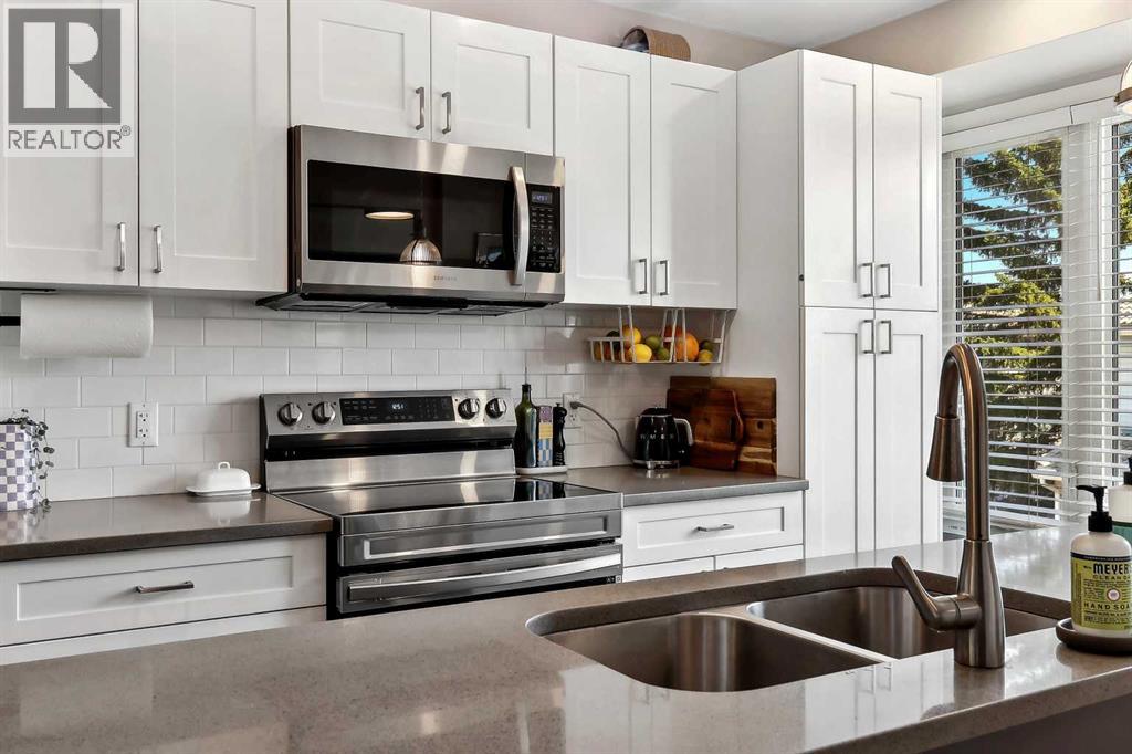 Single Family House for Sale in  Coachway Lane SW Coach Hill Calgary 