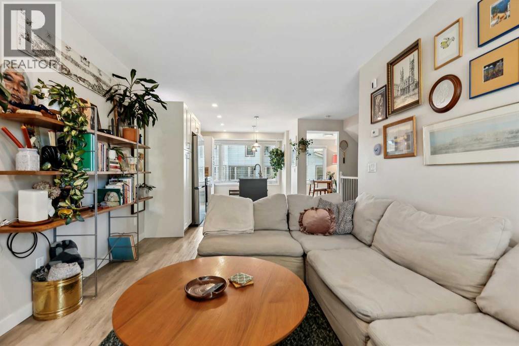 Single Family House for Sale in  Coachway Lane SW Coach Hill Calgary 