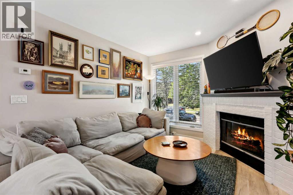 Single Family House for Sale in  Coachway Lane SW Coach Hill Calgary 