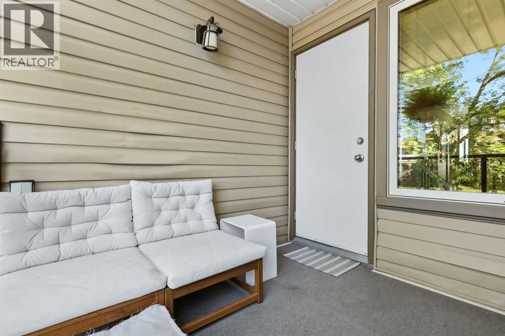 Single Family House for Sale in  Coachway Lane SW Coach Hill Calgary 