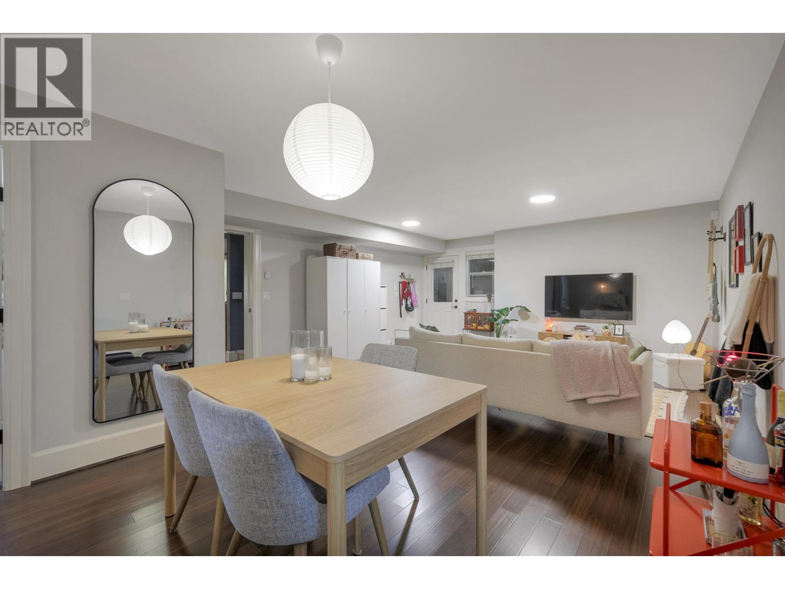 518 E 16TH STREET, North Vancouver