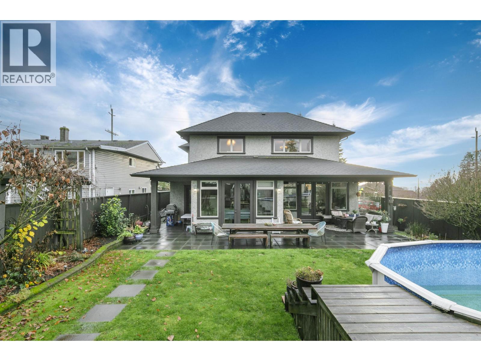 518 E 16TH STREET, North Vancouver