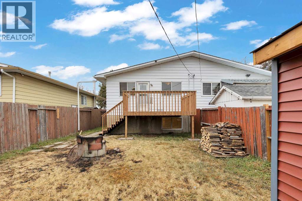 Single Family House Bi-level for Sale in  Doverville Crescent SE Dover Calgary 