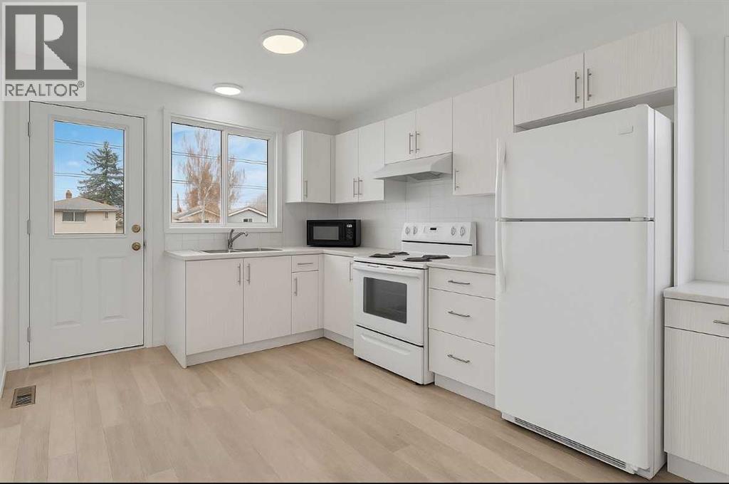 Single Family House Bi-level for Sale in  Doverville Crescent SE Dover Calgary 