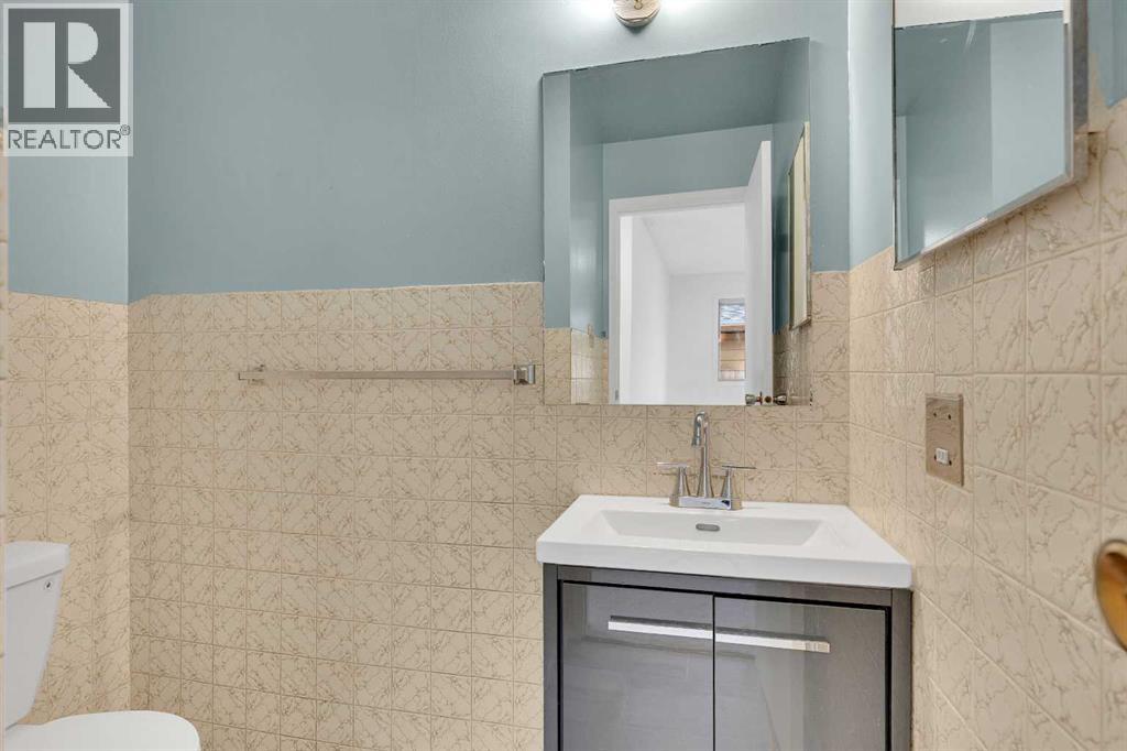 Single Family House Bi-level for Sale in  Doverville Crescent SE Dover Calgary 