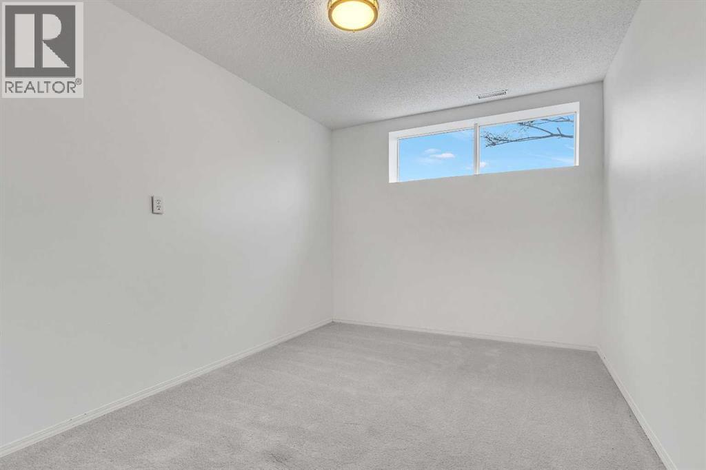 Single Family House Bi-level for Sale in  Doverville Crescent SE Dover Calgary 