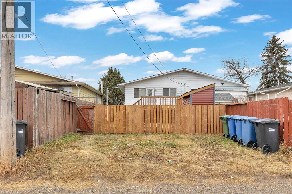 Single Family House Bi-level for Sale in  Doverville Crescent SE Dover Calgary 