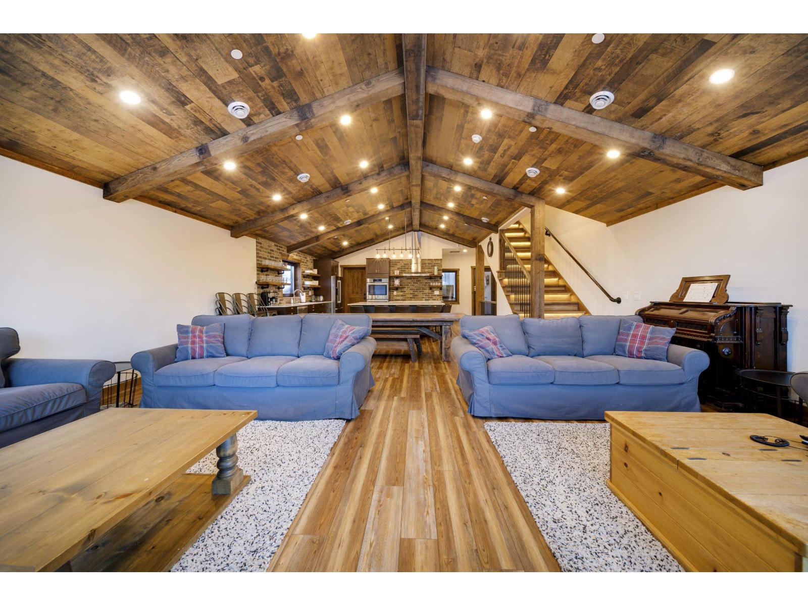 #1 20942 SNOWFLAKE CRESCENT, Mission