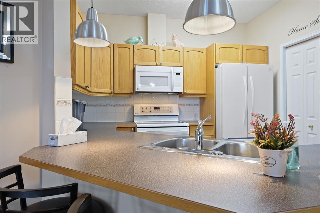 Single Family House for Sale in    Street SW Shawnee Slopes Calgary 