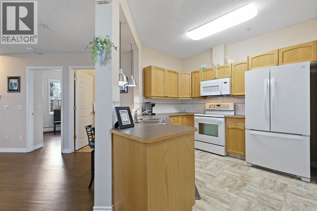 Single Family House for Sale in    Street SW Shawnee Slopes Calgary 