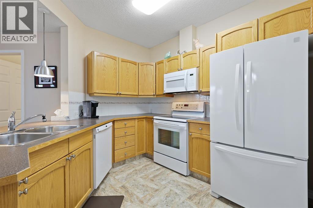 Single Family House for Sale in    Street SW Shawnee Slopes Calgary 