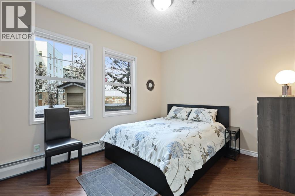 Single Family House for Sale in    Street SW Shawnee Slopes Calgary 