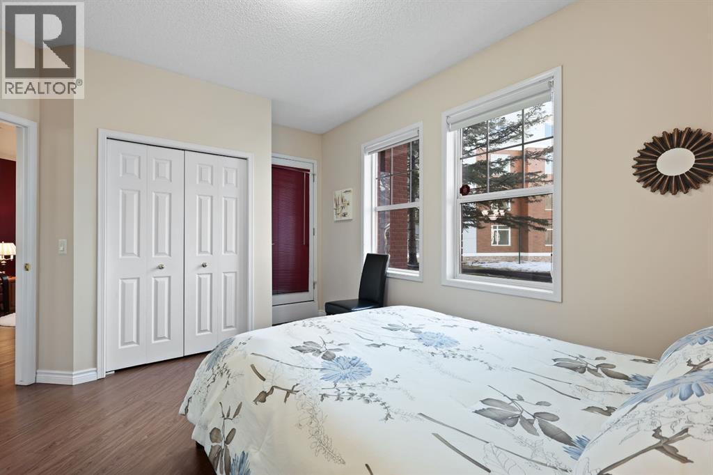 Single Family House for Sale in    Street SW Shawnee Slopes Calgary 