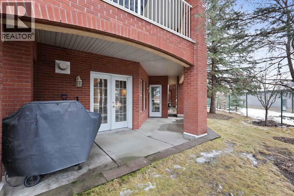 Single Family House for Sale in    Street SW Shawnee Slopes Calgary 