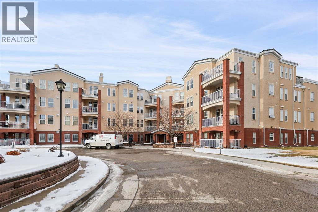 Single Family House for Sale in    Street SW Shawnee Slopes Calgary 